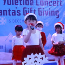 Kids-yuletide-1