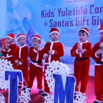Kids-yuletide-4