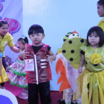 Little Kids on the ramp 6